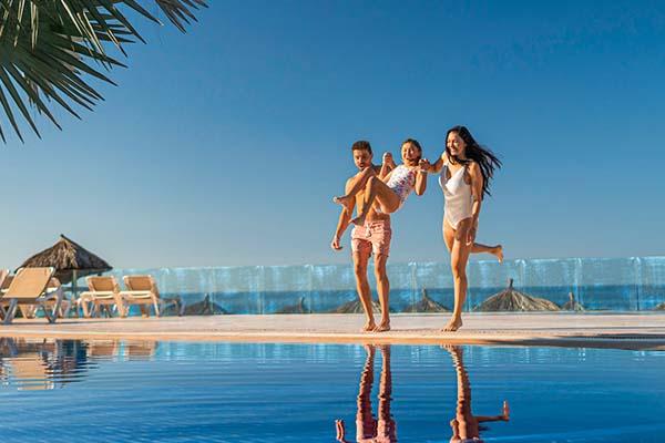 Get ahead of the fun and save more! Krystal Urban® Guadalajara Get ahead of the fun and save more! Krystal Urban® Guadalajara