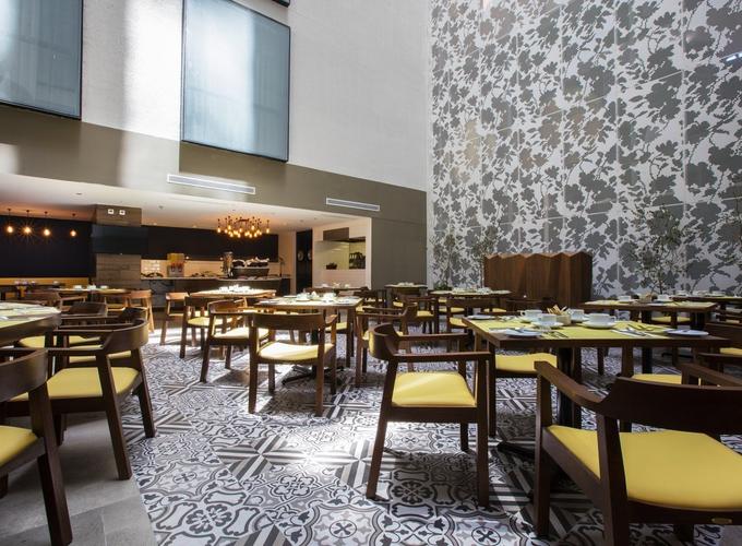 Urban restaurant Krystal Urban® Guadalajara Urban restaurant Krystal Urban® Guadalajara